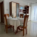 Apartman Ruza 아파트 풀라