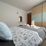 아파트 Apartman Ruza 풀라